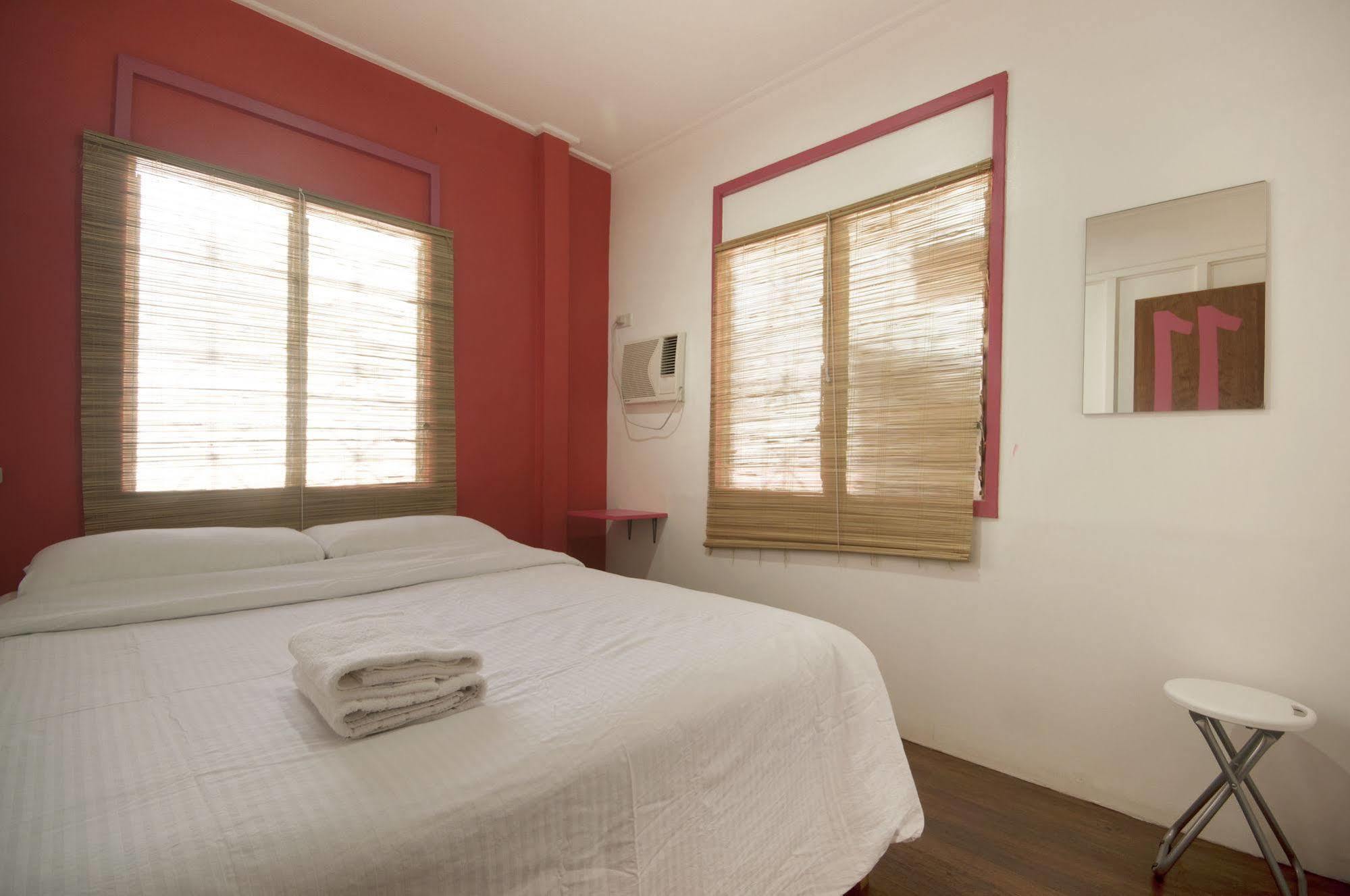 Mnl Boutique Hostel マカティ エクステリア 写真