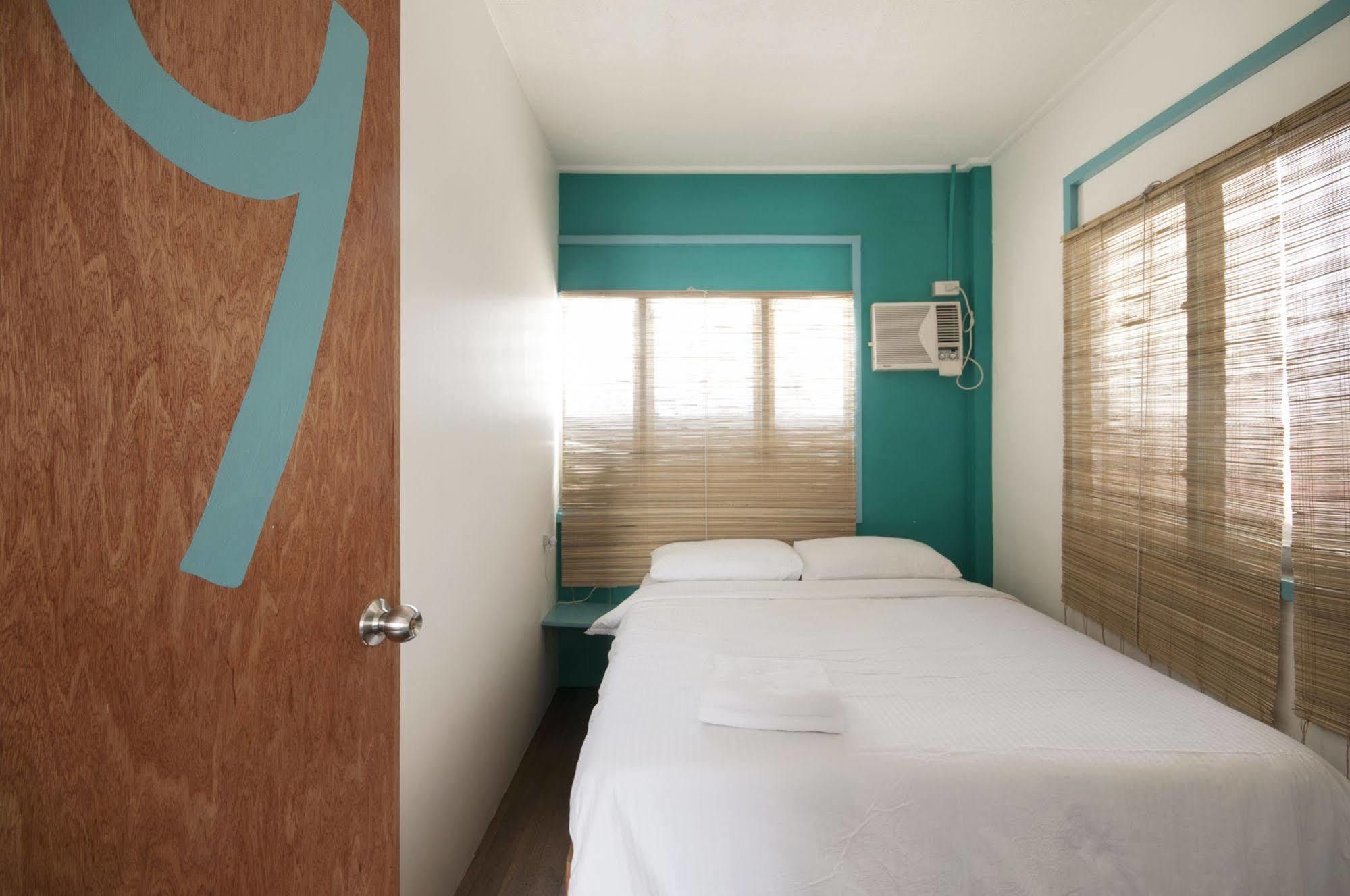 Mnl Boutique Hostel マカティ エクステリア 写真